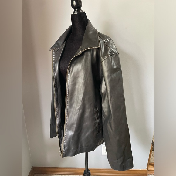 Oversized Lee Pleather Jacket (L) - Picture 3 of 9